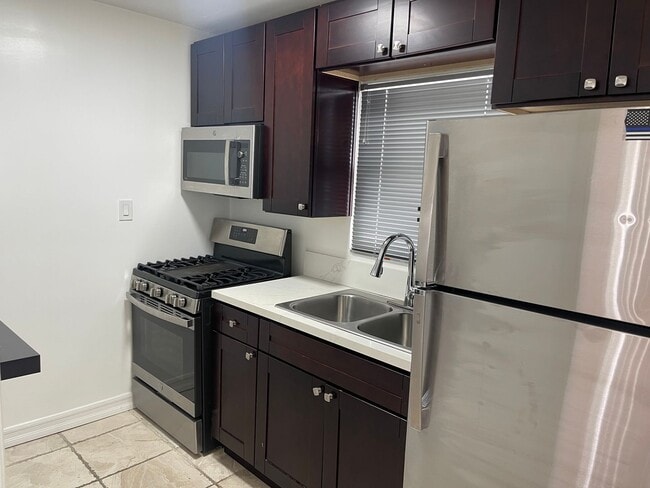 Photo - Updated 1 Bedroom 1 Bathroom apartment in ... Unit 3804 #2