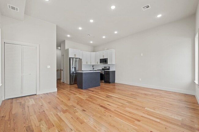 Photo - 150 West Side Ave Unidad 2