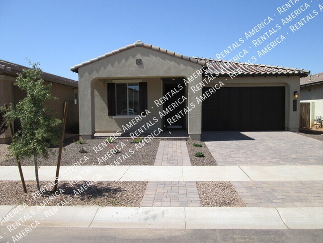 3866 E Loma Vista St