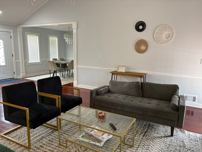 Photo - Room in House on Greg Dr SW