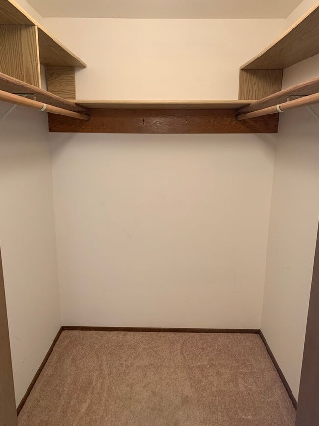 Wonderful Pet Friendly 3 Bedroom Home with... - Wonderful Pet Friendly 3 Bedroom Home with...