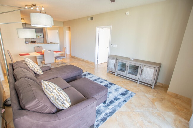 Building Photo - 550 Okeechobee Blvd Unit 506 Rental