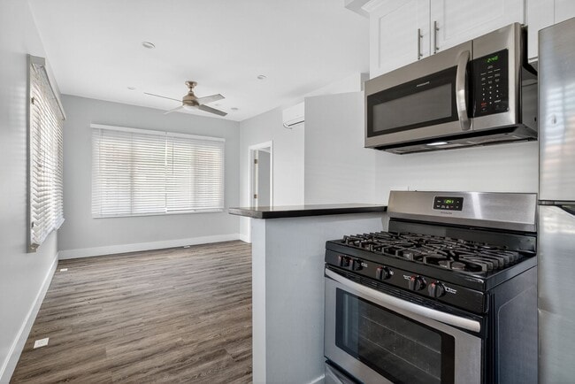 Building Photo - 405 W 3rd St Rental
