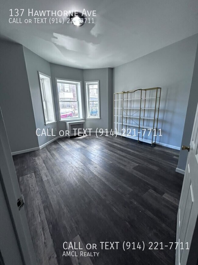 Photo - 137 Hawthorne Ave