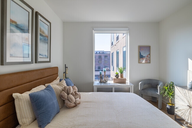 1BR, 1BA - 725SF - Bedroom - The Alistair