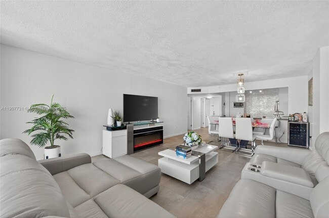 Photo - 2851 NE 183rd St Unidad 605E