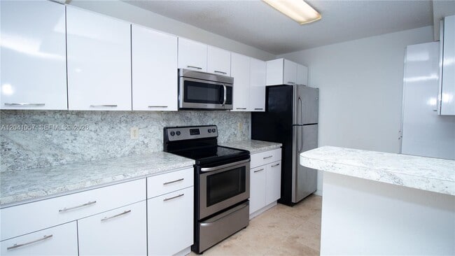 Building Photo - 15077 SW 103rd Terrace Unit 8110