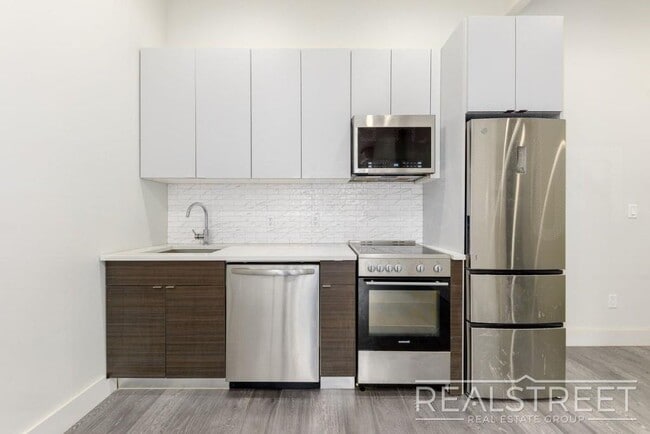 Building Photo - NEW & Spacious Modern 1 BED in Bed Stuy Rental