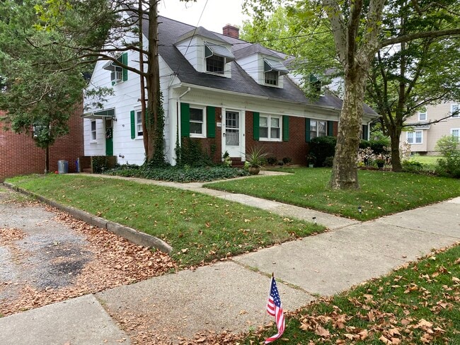 Photo - 104 Hillcrest Ave