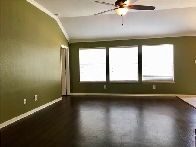 Photo - 1010 Gulf Way