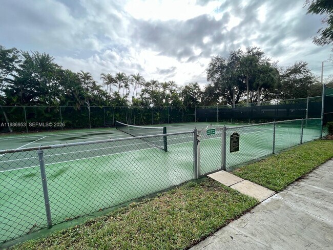 Photo - 5570 SW 70th Pl S