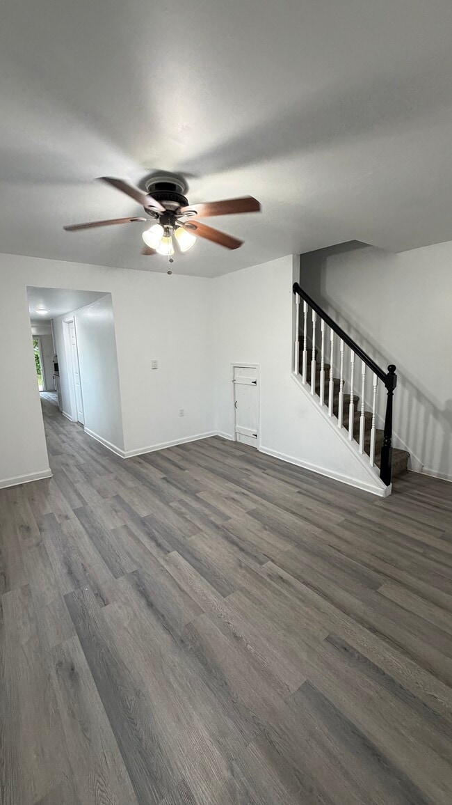 Photo - 55 Schoolhouse Ln
