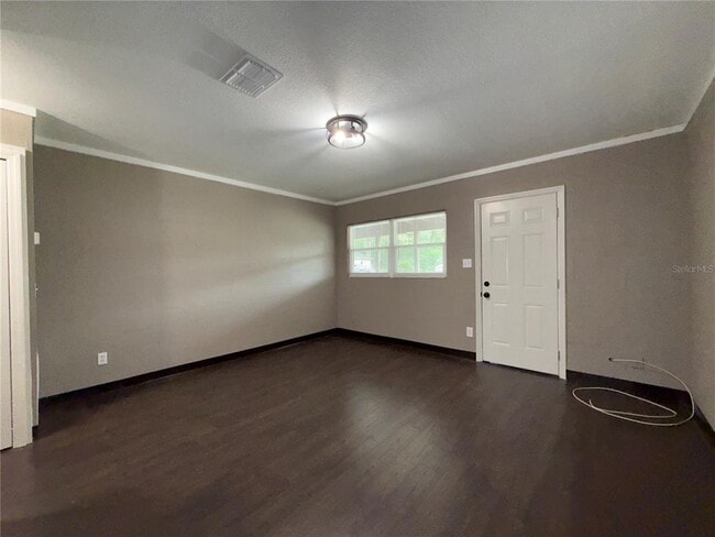 Photo - 1044 Merritt St