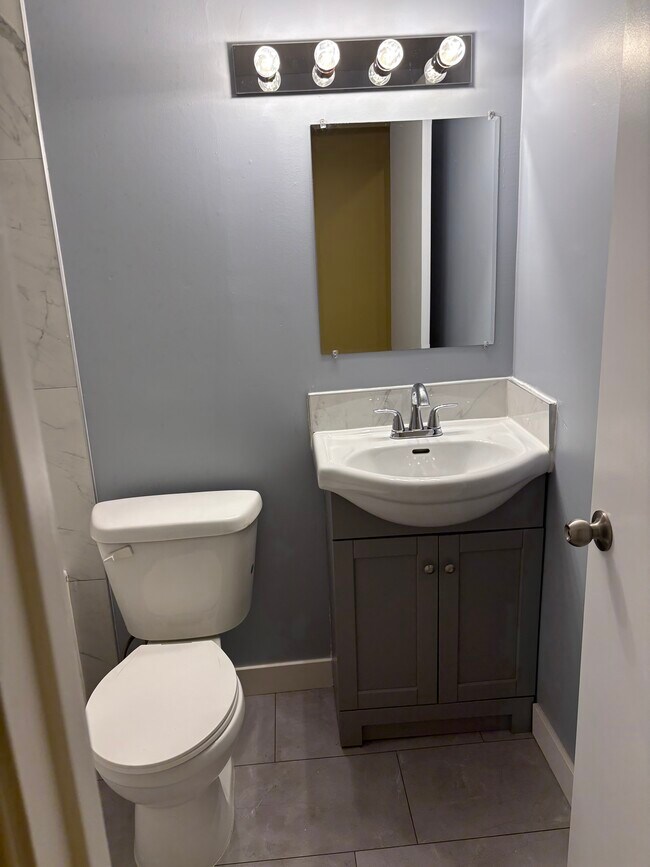 Photo - 15940 109 Av NW Unit 1