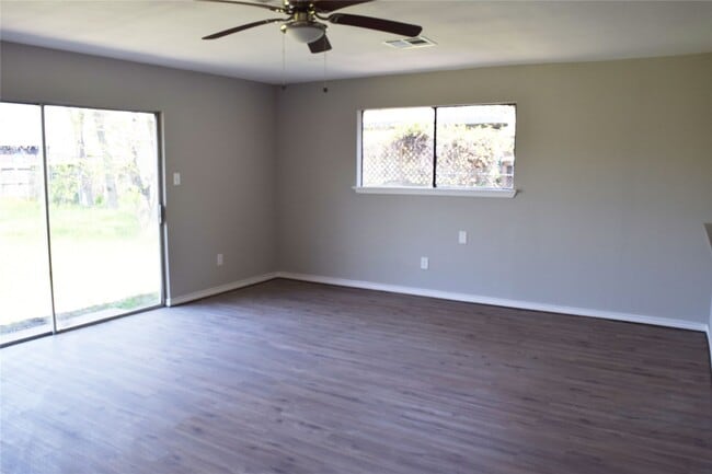 Photo - 509 Avenue J