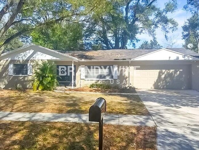 Photo - 1608 Robin Ln