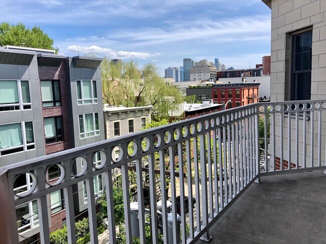Building Photo - 108 Monroe St Unit 5D Rental