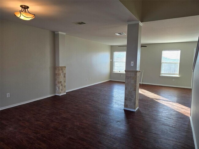 Photo - 203 Wiley St