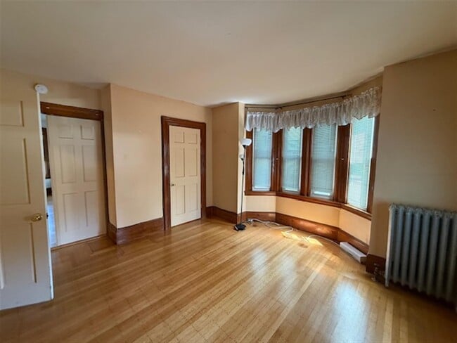 Building Photo - 26 Otis St Unit 1 Rental
