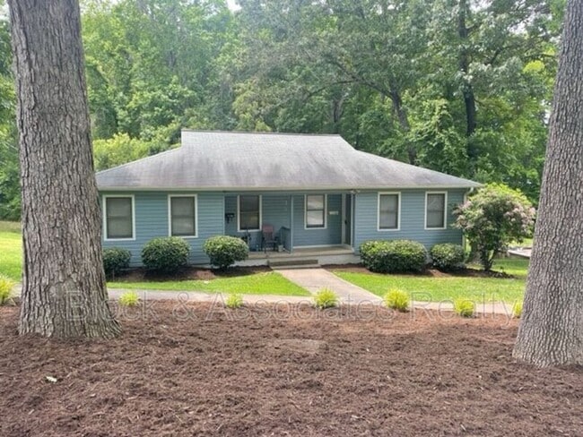 Building Photo - 904 Glenwood Rd