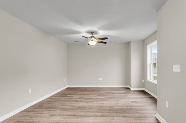 Photo - Beautiful 3 bedroom, 2.5 bath townhouse available!