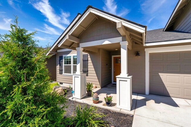 3331 NW Birch Ave