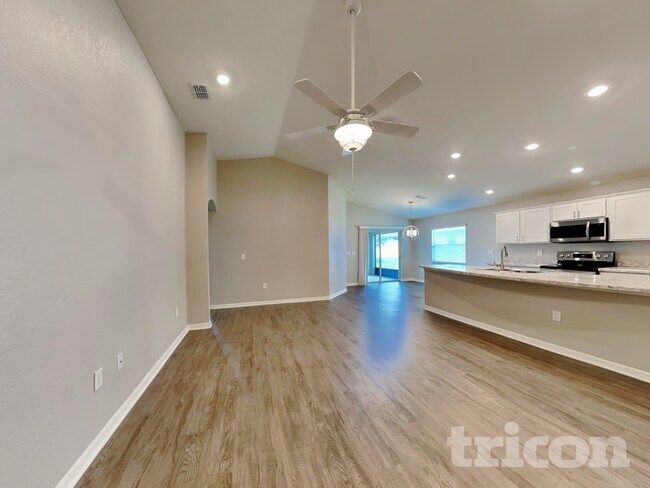 Photo - 579 Lorient Drive