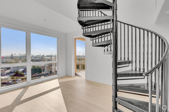 2BR, 2BA - 987 SF - Begonia Place