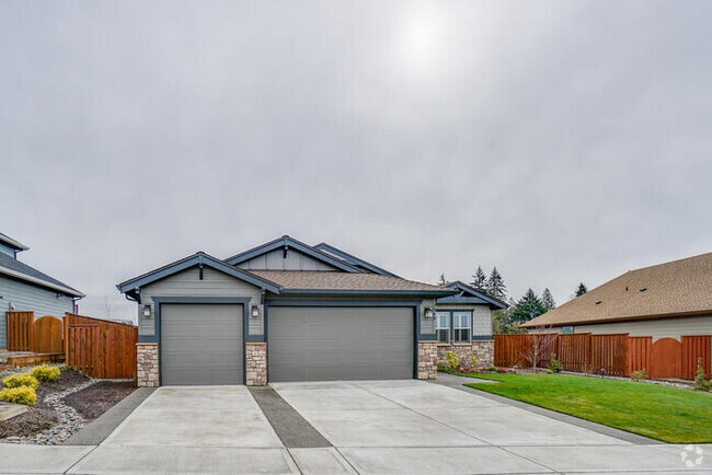 Building Photo - BEAUTIFUL ALMOST NEW DOUBLE MASTER SUITE HOME