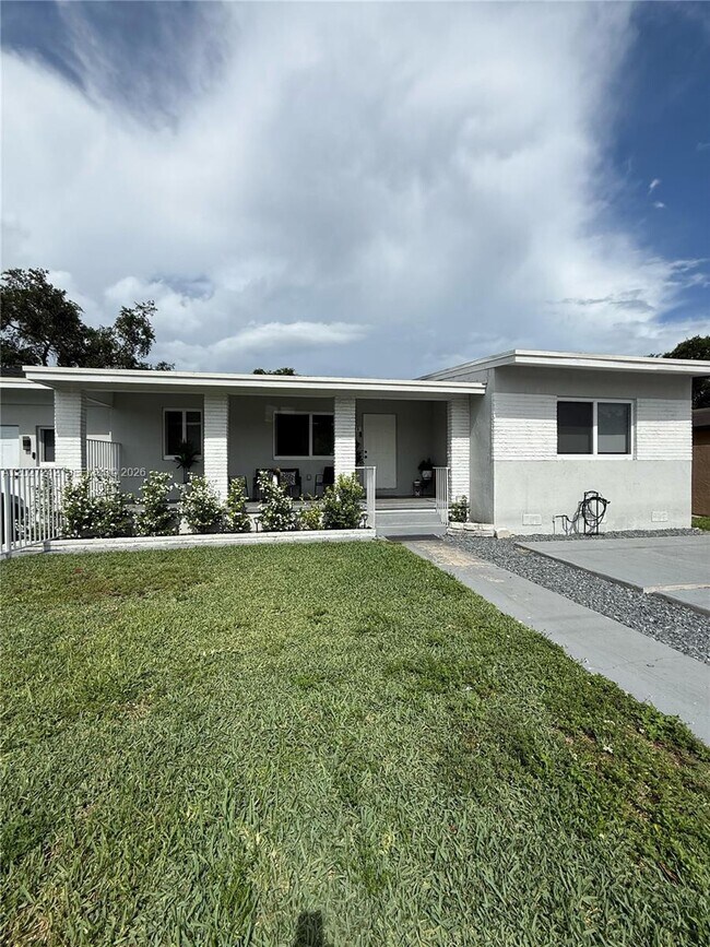 Photo - 6825 NW 5th Ct Unidad 0