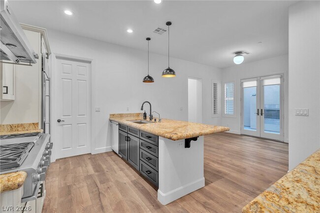 Building Photo - 11280 Granite Ridge Dr Unit 1037