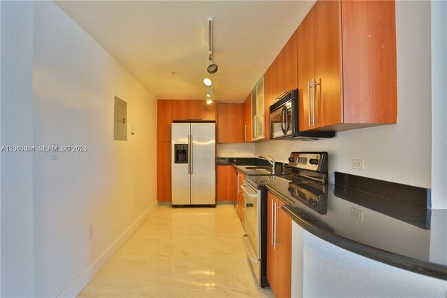 Building Photo - 7501 E Treasure Dr Unit 4K