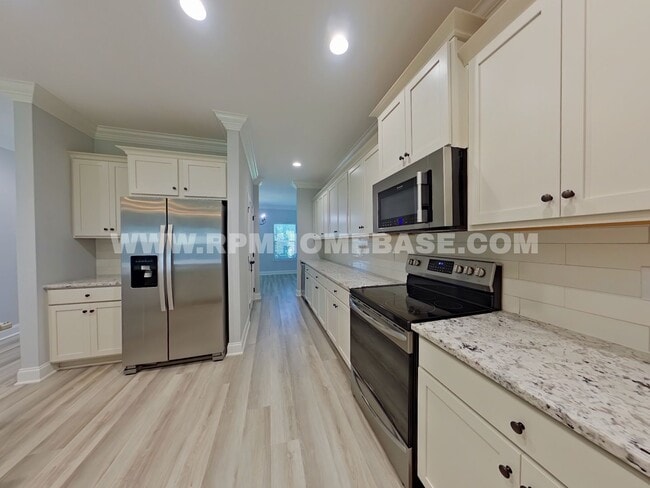Photo - Elegant, 4 Bed, 3.5 bath Nearly New & Move-In Ready in Shalimar