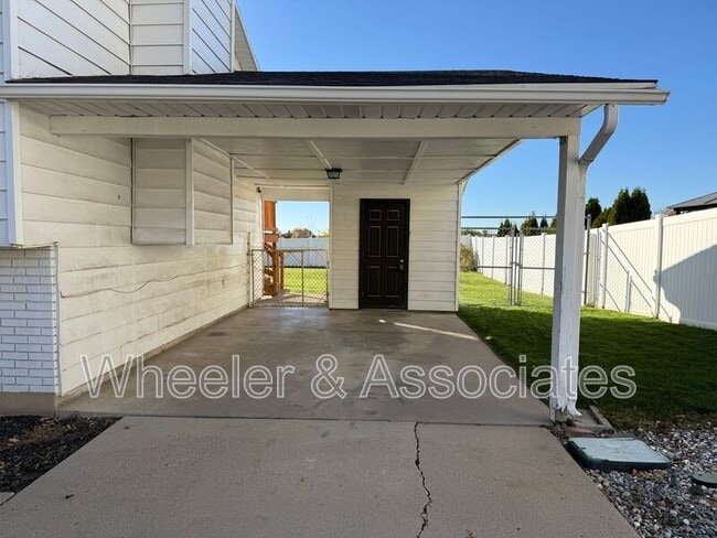 Photo - 2587 N 1450 E