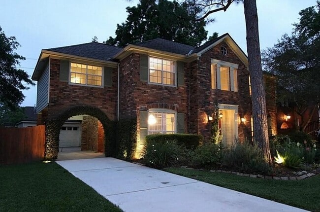 Building Photo - 23035 Lanham Dr