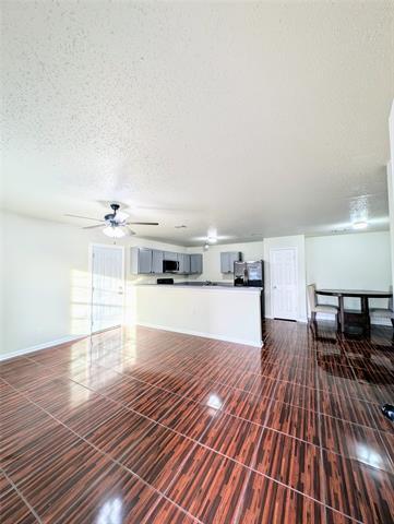 Photo - 240 Crowfoot Dr