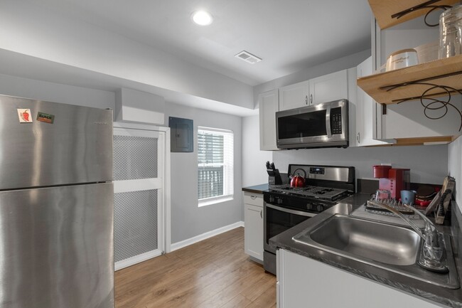 Photo - 1002 W Fayette St Condo
