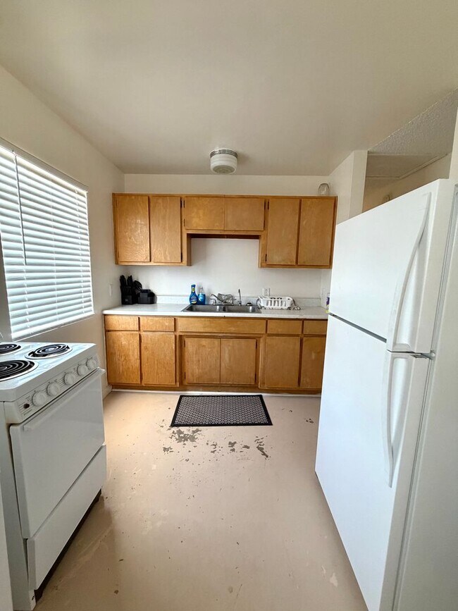 76233 Amboy Rd Unit 76233 Amboy Rd #B