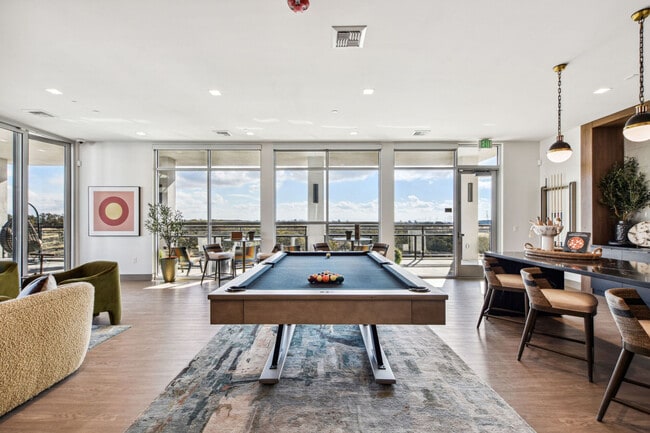 Social Lounge - Verdell Pointe