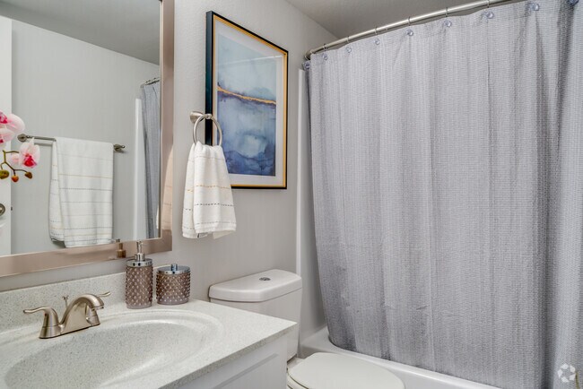 2BR, 2BA - 844SF