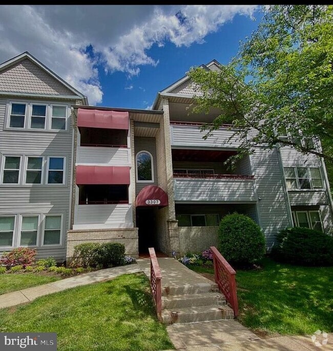 Building Photo - 3315 Sir Thomas Dr Unit 4-B-43 Rental