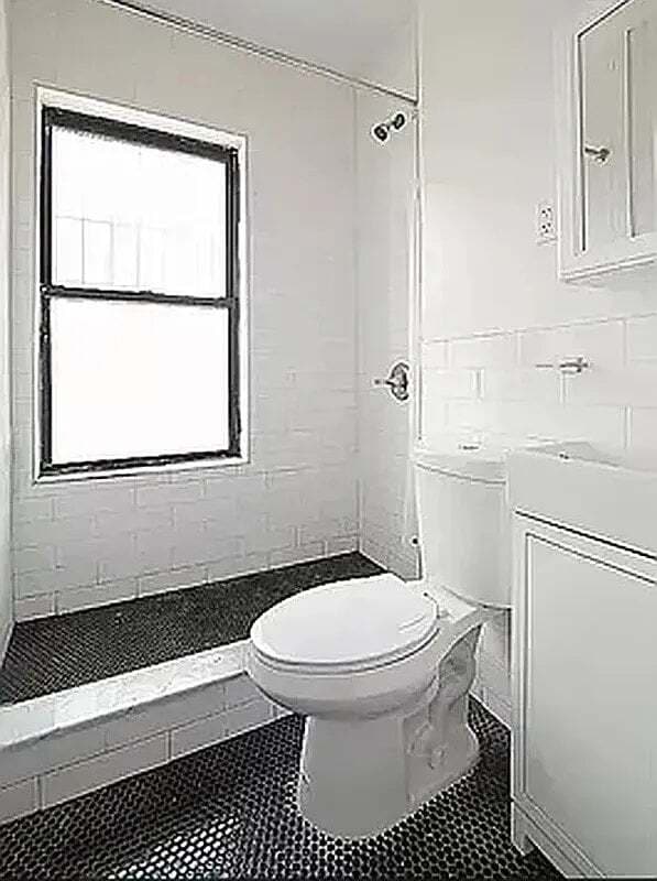 Photo - 406 W 39th St Unit 5R