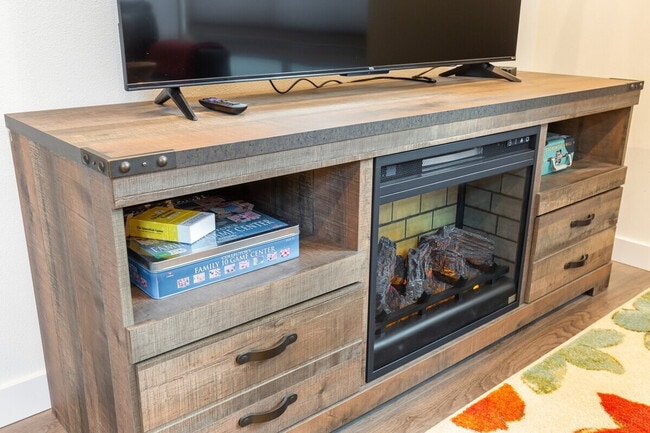 Photo - 9413 Roosevelt Way NE Unit SI ID1035915P