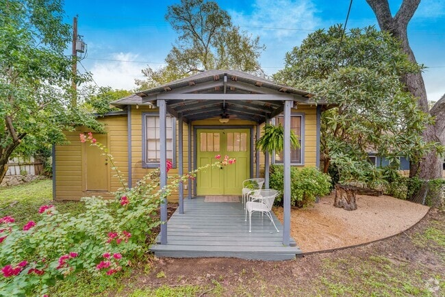 Building Photo - F10 Unit C Rental