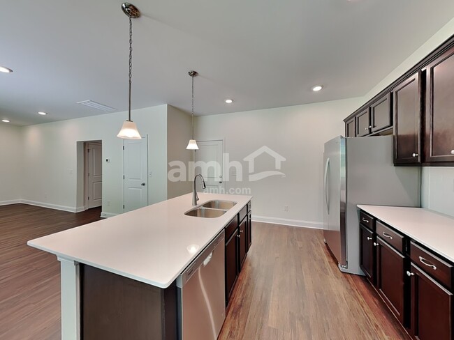 Photo - 639 Rivermist Dr