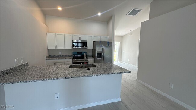 Photo - 608 SE 8th St