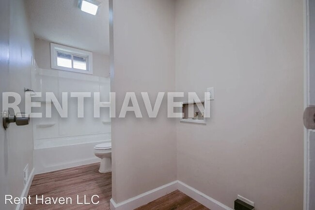 Photo - 1213 State Rd S-28-908