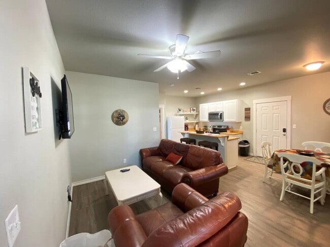 Photo - 4212 Hwy 35 S