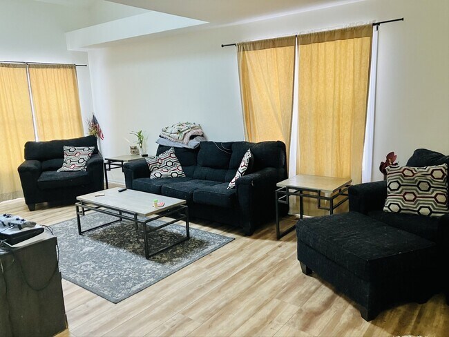 Photo - 3524 Willowview Ct