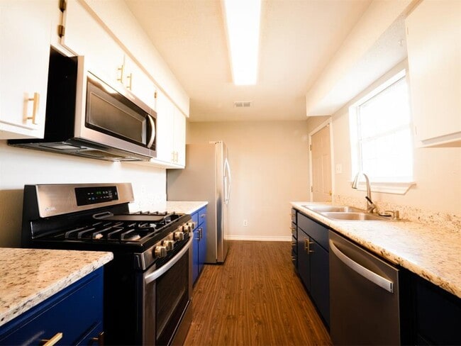 Photo - 7312 Providence Ave